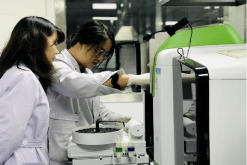 黨史學(xué)習(xí)教育引領(lǐng)服務(wù)升級 食品藥品檢測中心立足‘四個(gè)一’提升教育咨詢效能